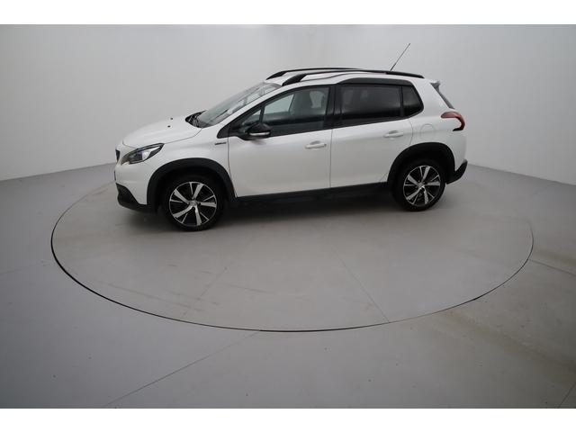 Peugeot 2008 image 2
