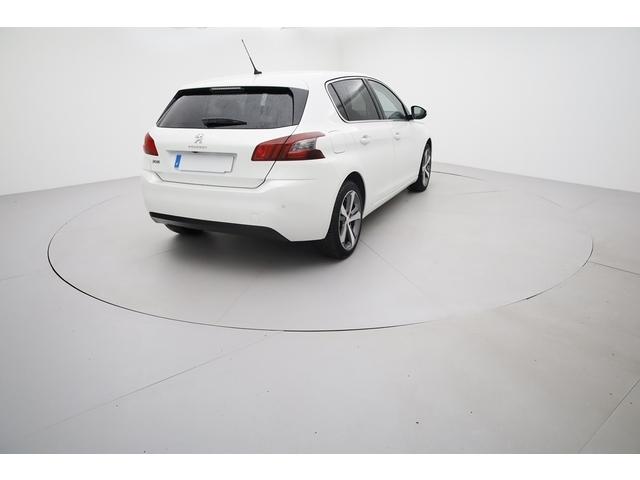Peugeot 308 image 2