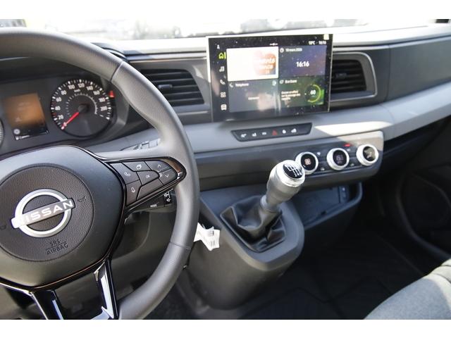 Nissan Interstar image 9