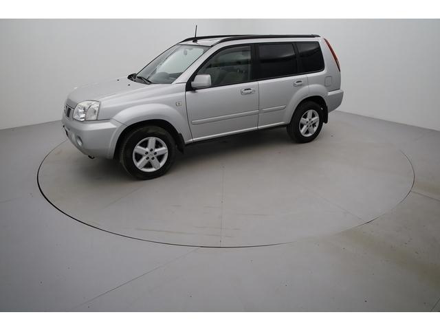 Nissan X-Trail image 1