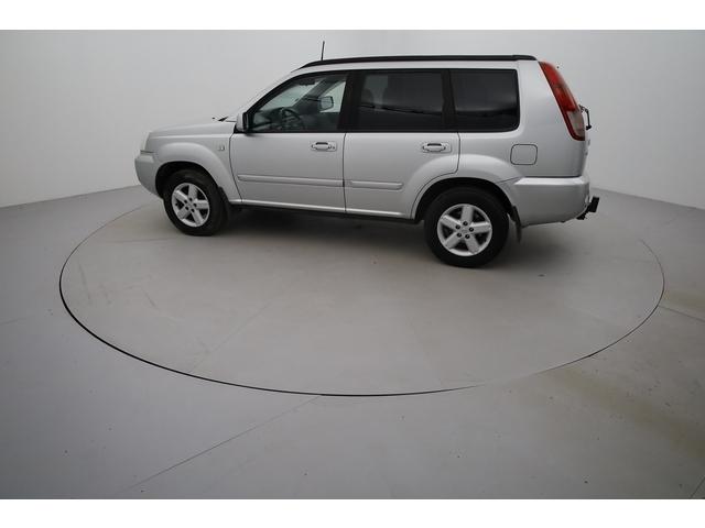Nissan X-Trail image 2