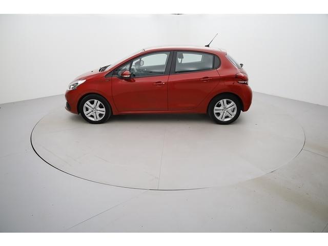 Peugeot 208 image 7