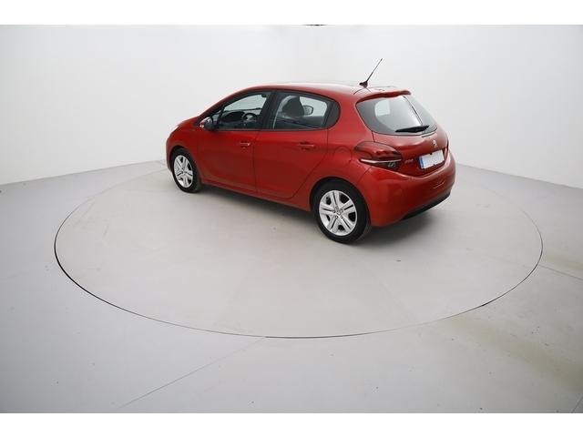 Peugeot 208 image 3
