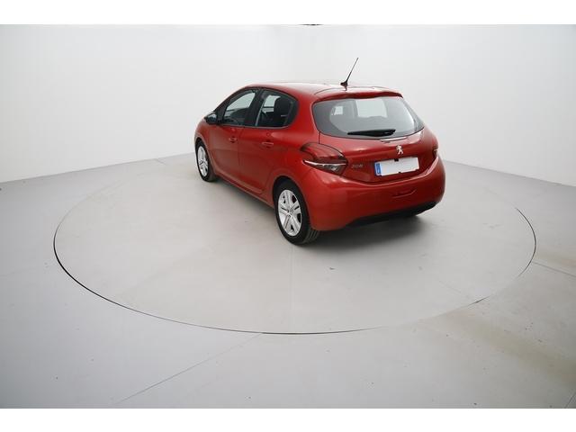 Peugeot 208 image 6