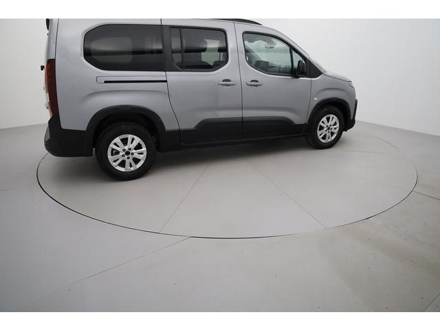 Peugeot Rifter image 9