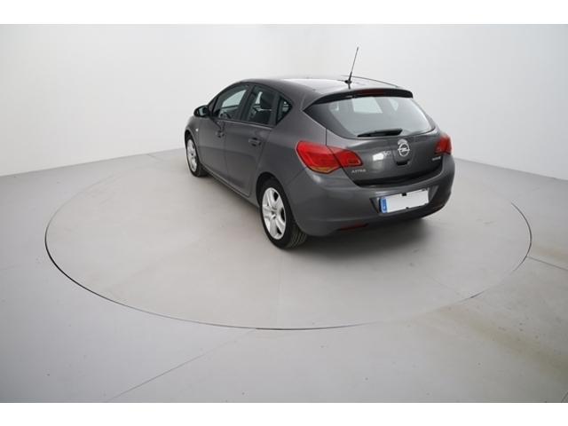 Opel Astra image 8