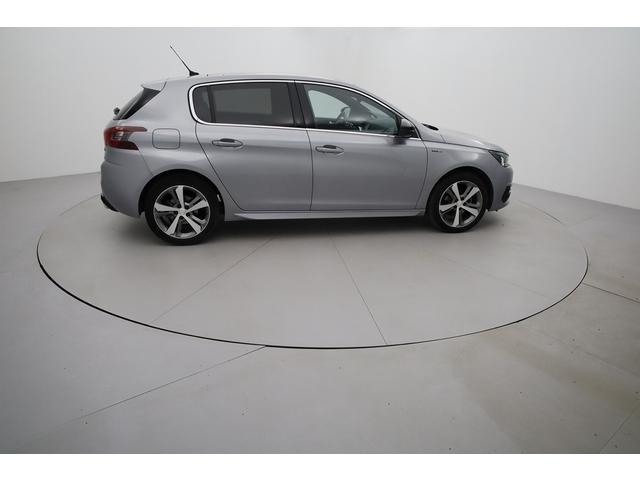 Peugeot 308 image 8