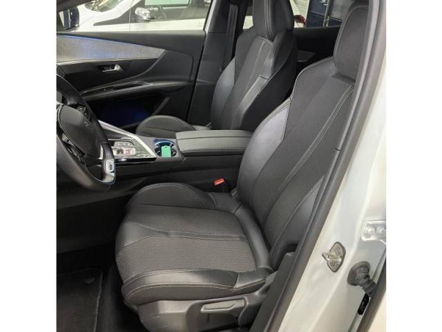 Peugeot 3008 image 3