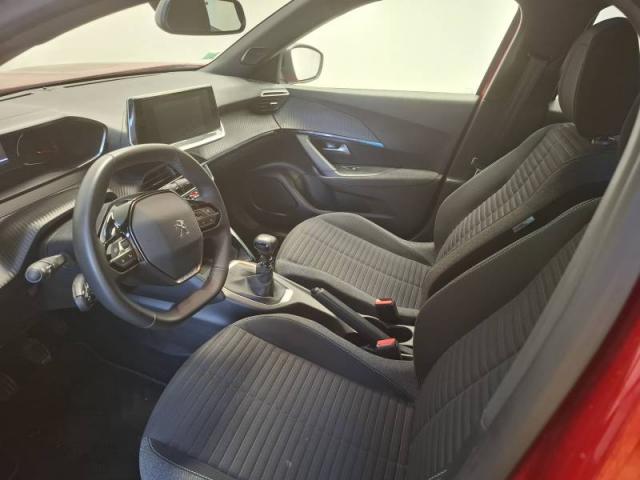 Peugeot 2008 image 8