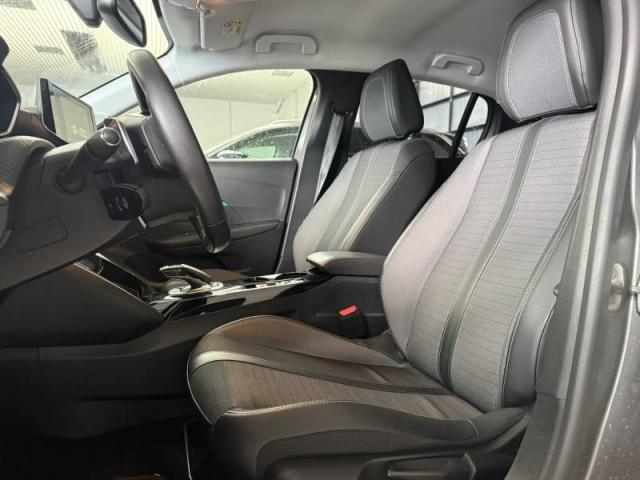 Peugeot 208 image 1