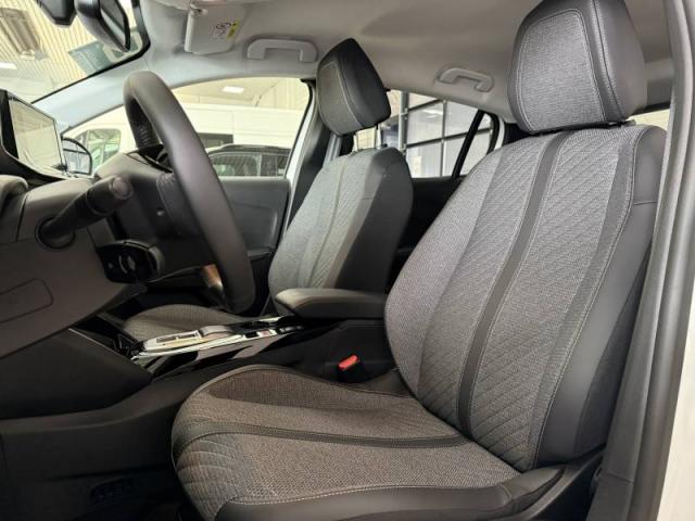 Peugeot 208 image 4