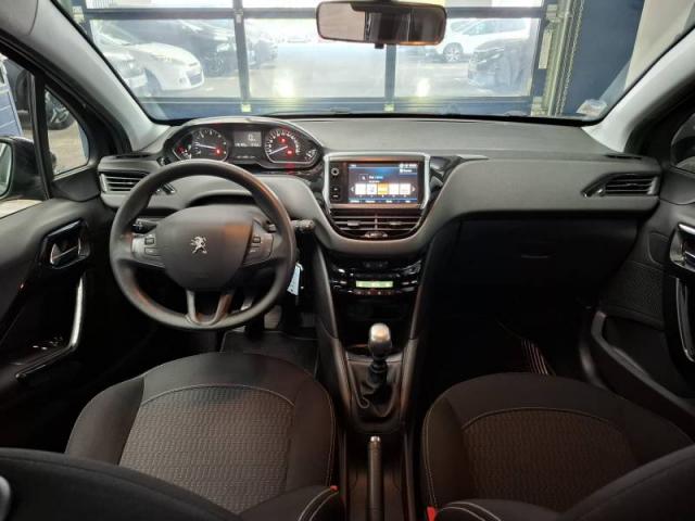 Peugeot 208 image 1
