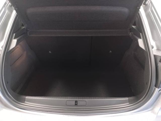 Peugeot 208 image 8