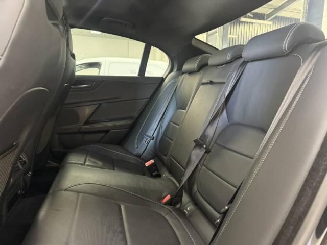 Jaguar Xe image 2