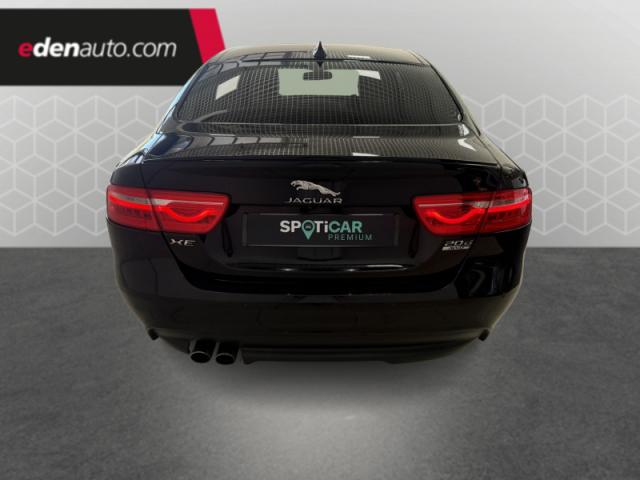 Jaguar Xe image 3