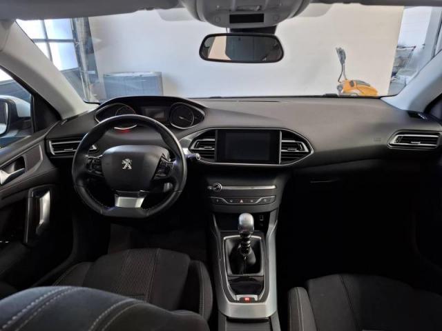 Peugeot 308 image 1