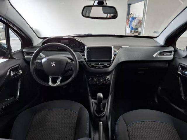 Peugeot 208 image 9