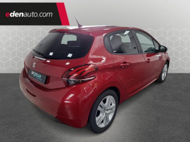 Peugeot 208 image 8