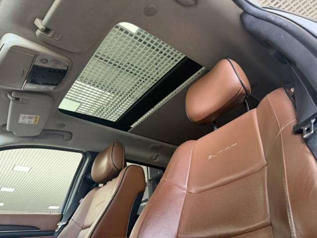 Jeep Cherokee image 4