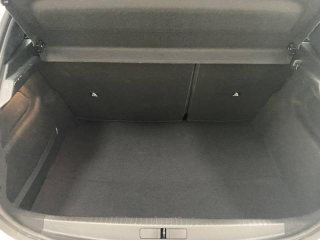 Peugeot 208 image 6