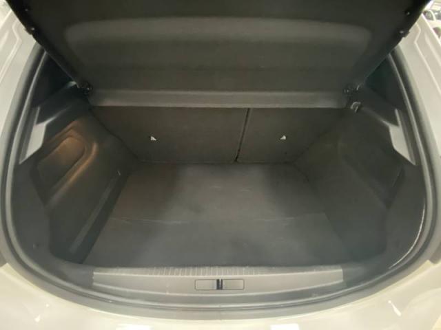 Peugeot 208 image 7