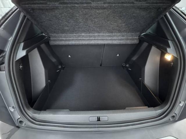 Peugeot 2008 image 8