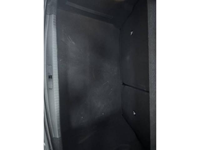 Peugeot 208 image 5