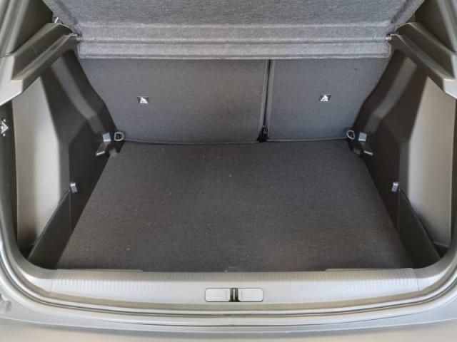 Peugeot 2008 image 8