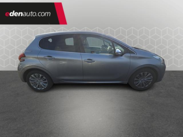 Peugeot 208 image 1