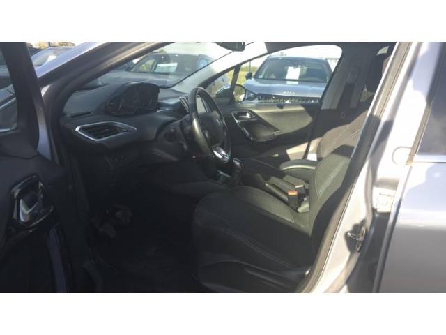 Peugeot 208 image 5