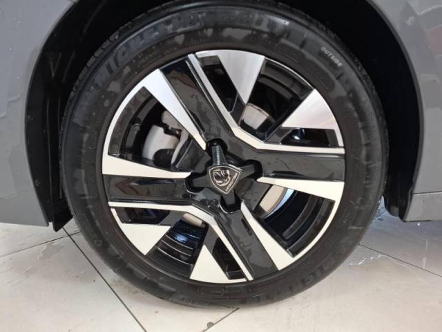 Peugeot 208 image 1