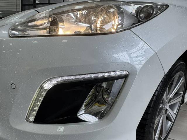 Peugeot 308 image 8