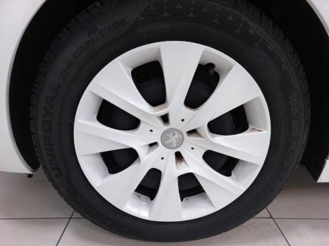 Peugeot 208 image 1