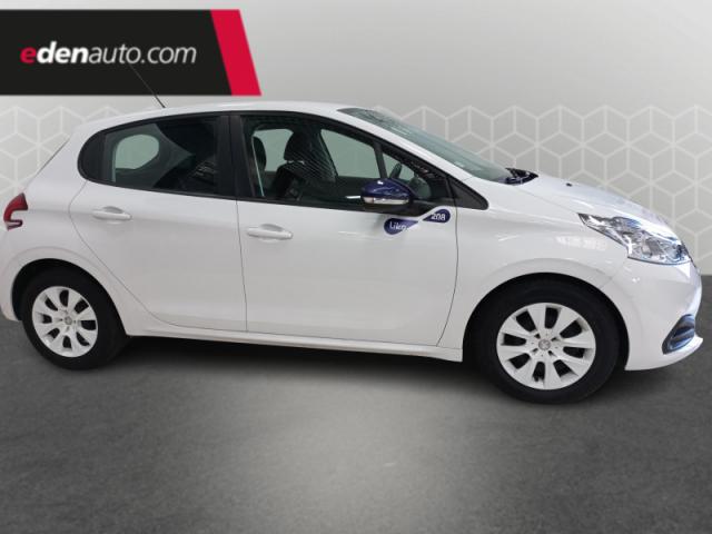 Peugeot 208 image 6