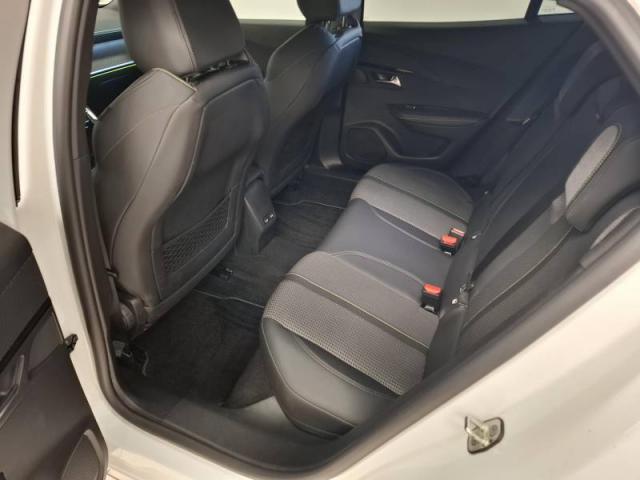 Peugeot 2008 image 2