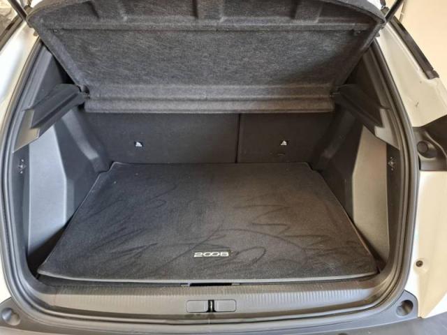 Peugeot 2008 image 1