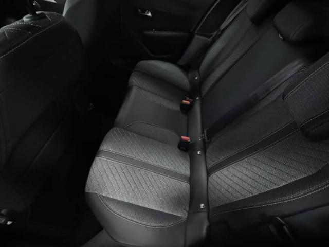 Peugeot 208 image 6