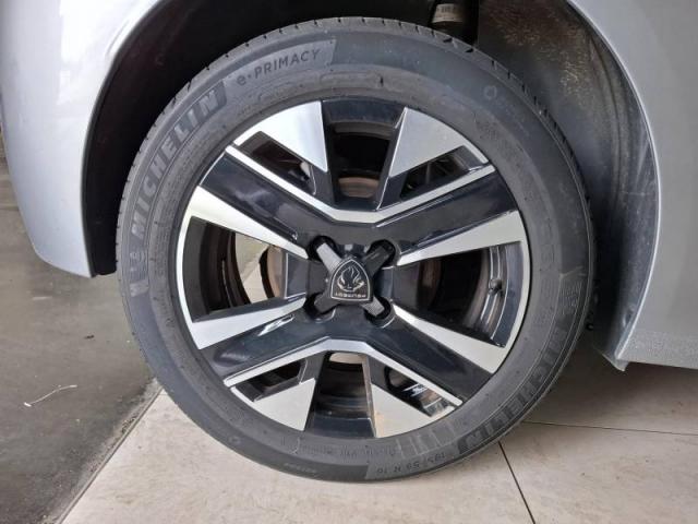 Peugeot 208 image 5