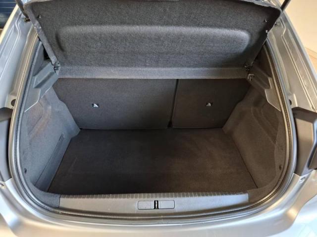 Peugeot 208 image 3