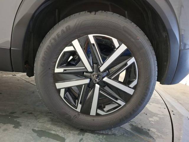 Peugeot 2008 image 1