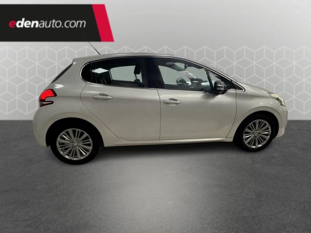 Peugeot 208 image 2