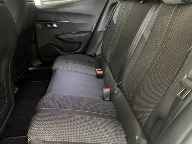 Peugeot 2008 image 2