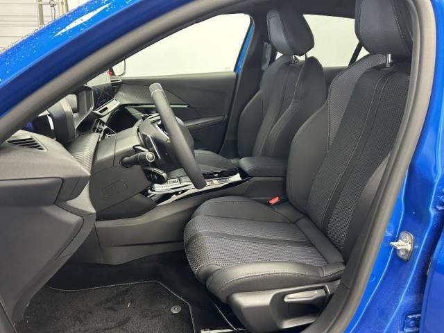 Peugeot 208 image 6