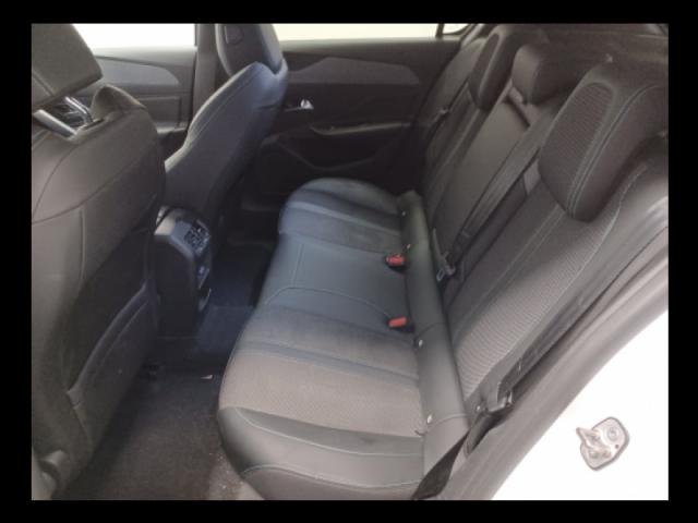 Peugeot 308 image 8