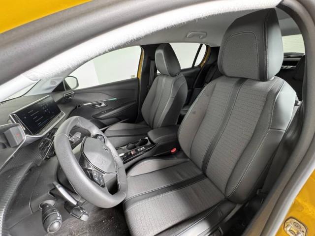 Peugeot 208 image 6