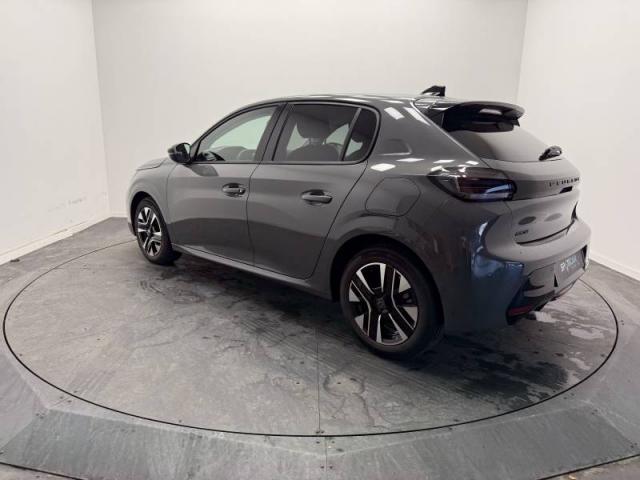 Peugeot 208 image 8