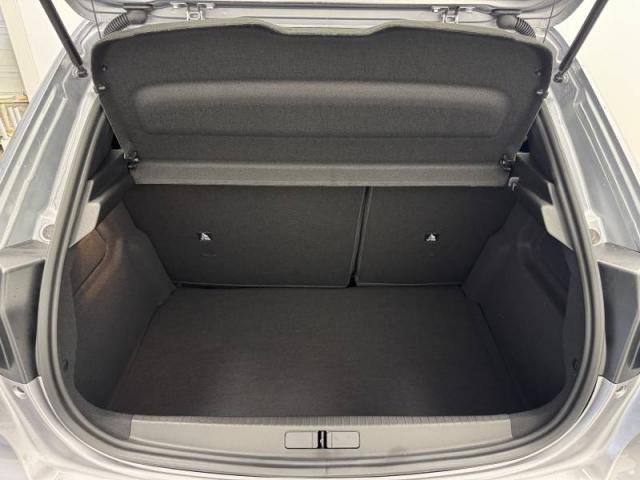 Peugeot 208 image 2