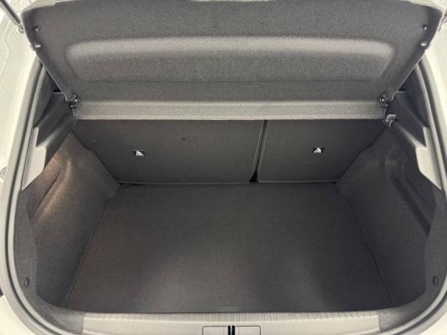 Peugeot 208 image 1