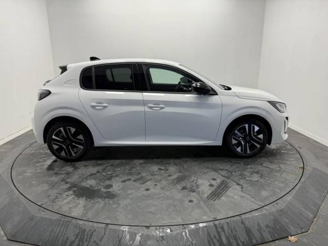 Peugeot 208 image 7