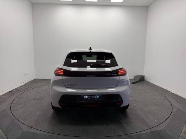 Peugeot 208 image 8
